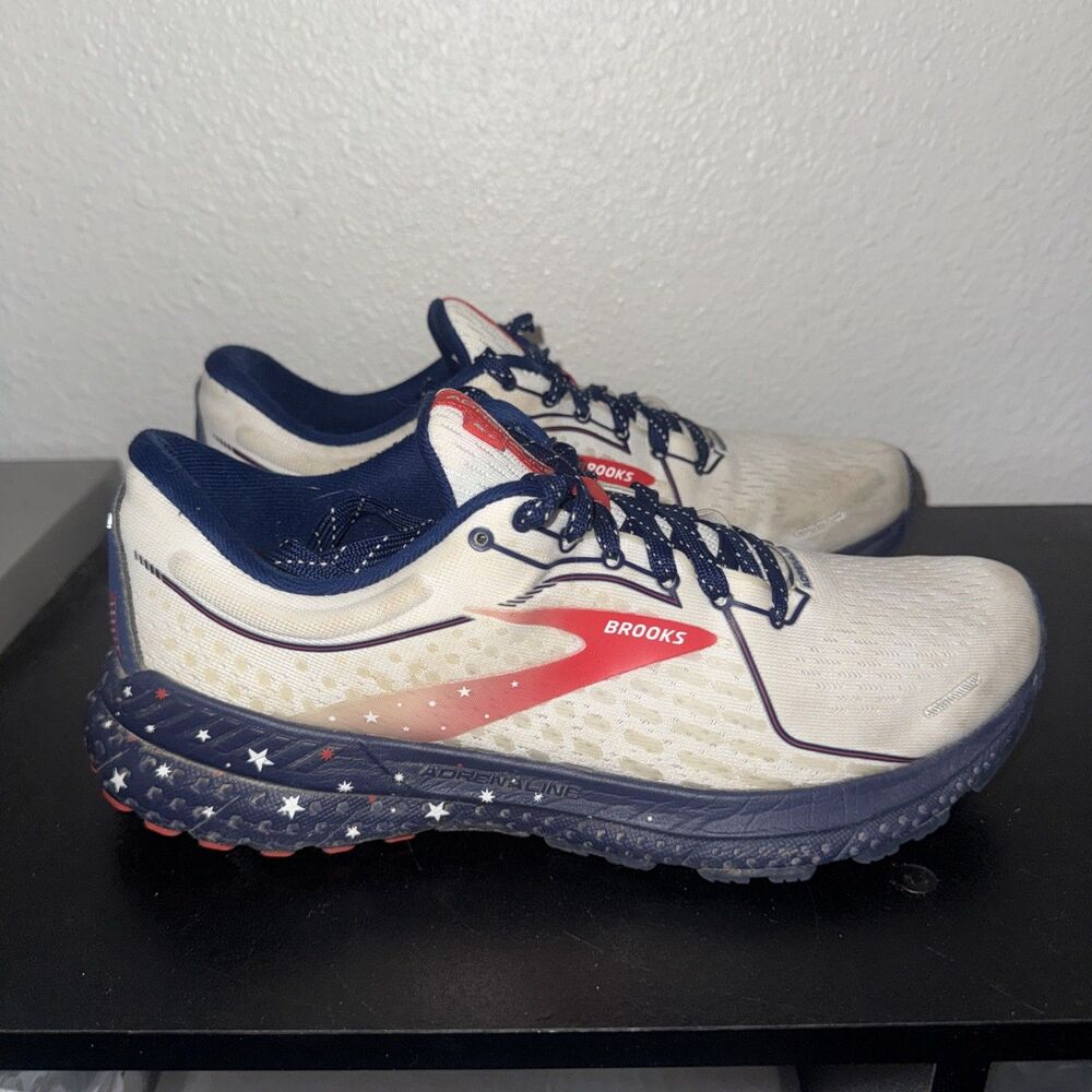 Brooks Women 9 Adrenaline GTS 21 Shoes White Blue Red Stars USA Patriotic